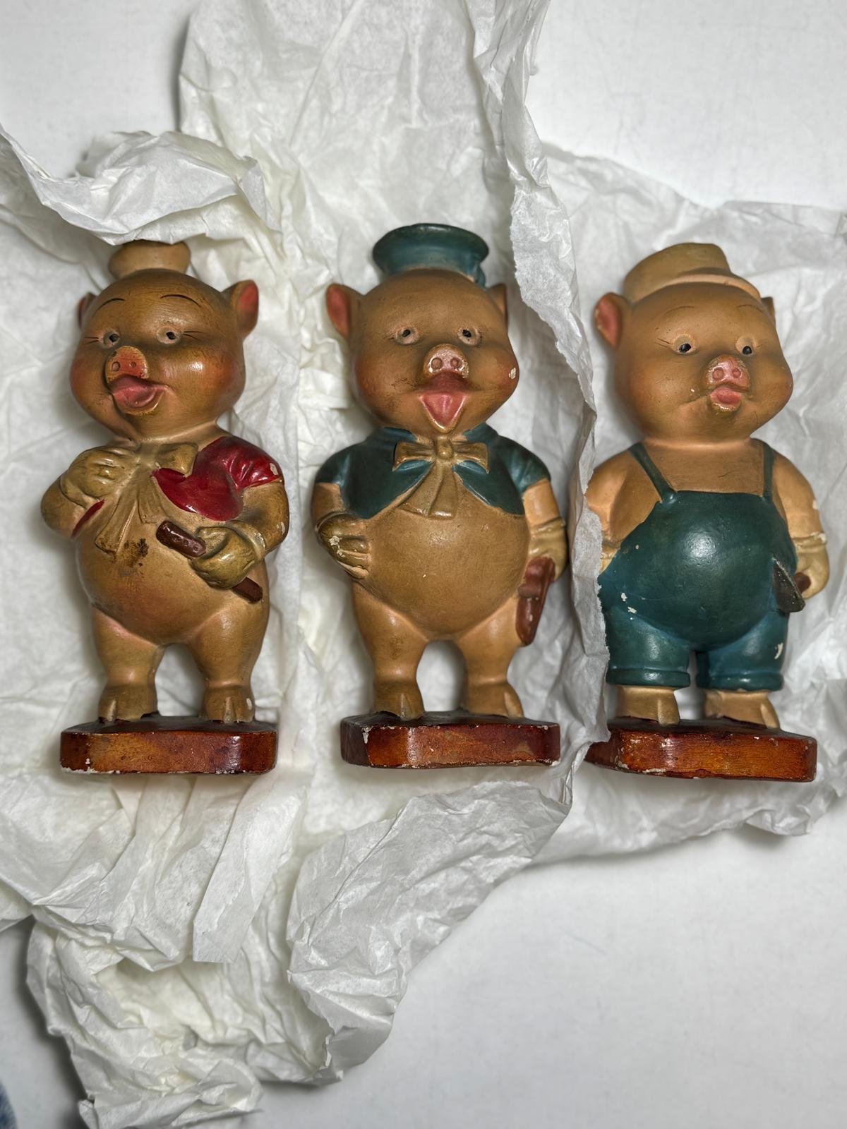 Aquests tres porquets també són peces que hi ha a la reserva del museu.