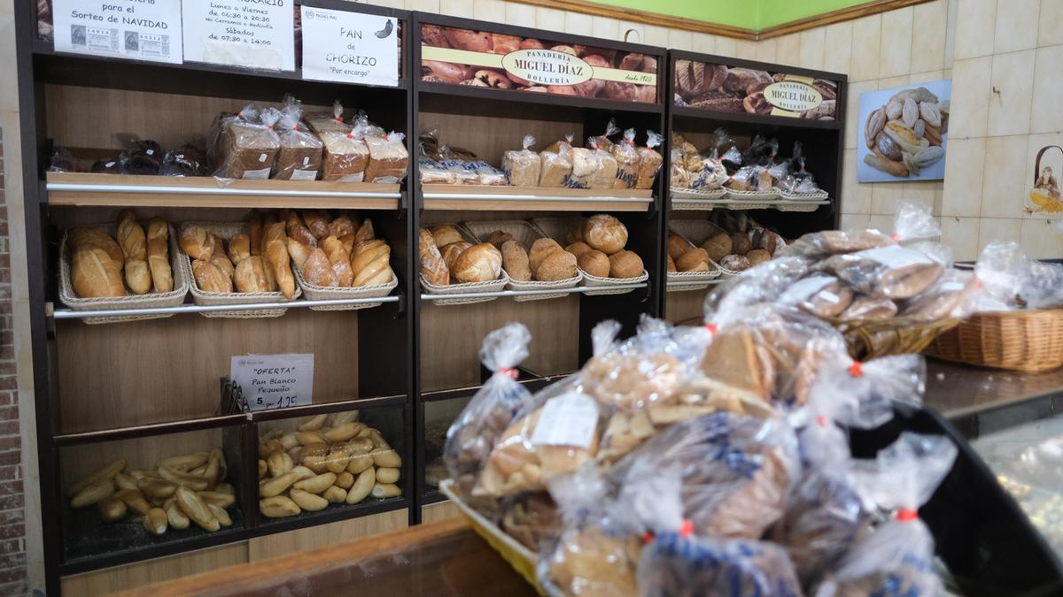 Mostrador de la panadería Miguel Díaz.