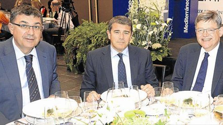 Ximo Puig preside la gala de Empresa del Año 2015