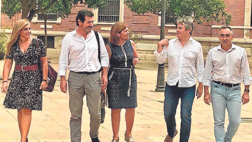 Bonig «tira» de Casado y sigue agitando Cataluña