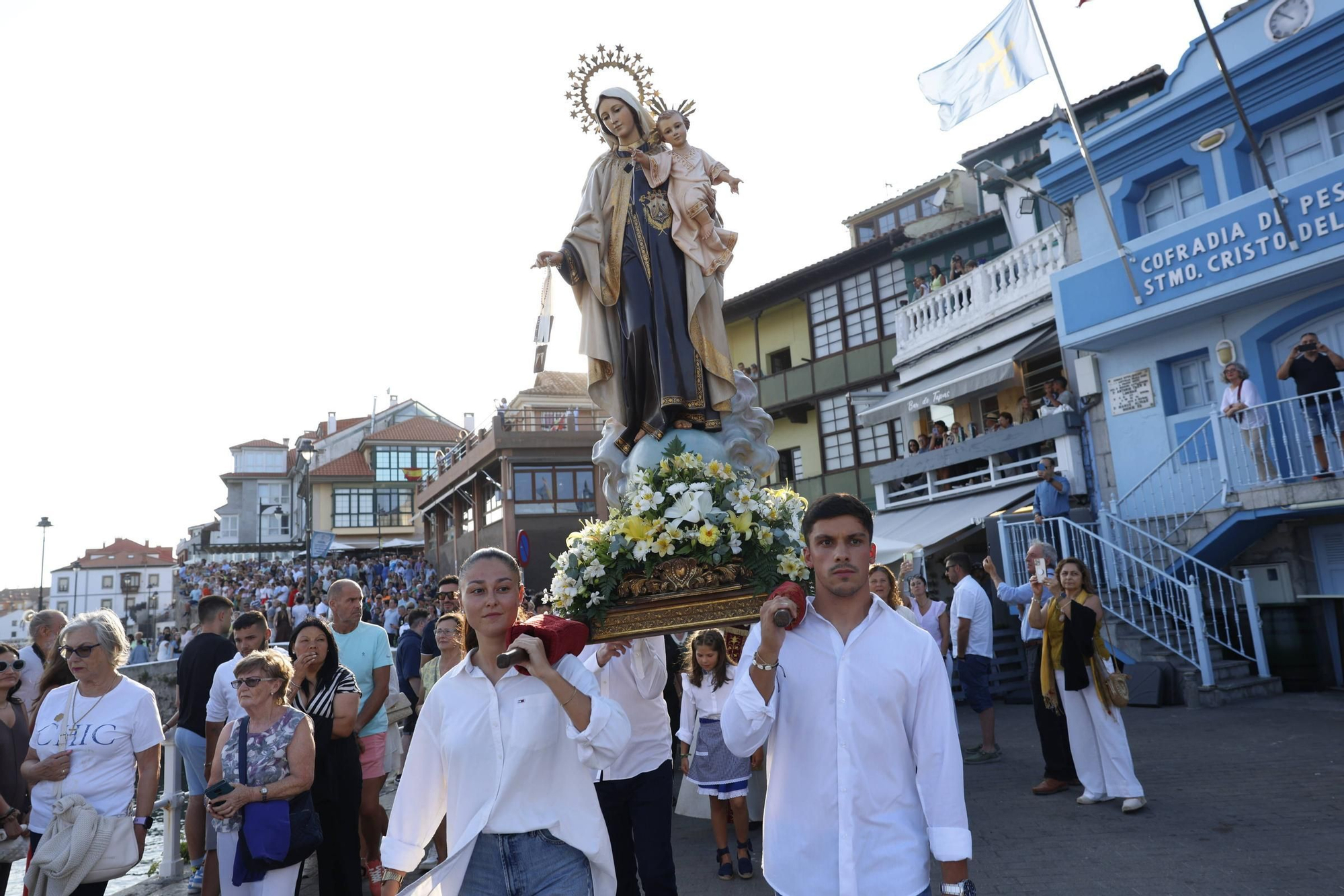 EN IMÁGENES: Multitudinaria procesión del Carmen en Luanco