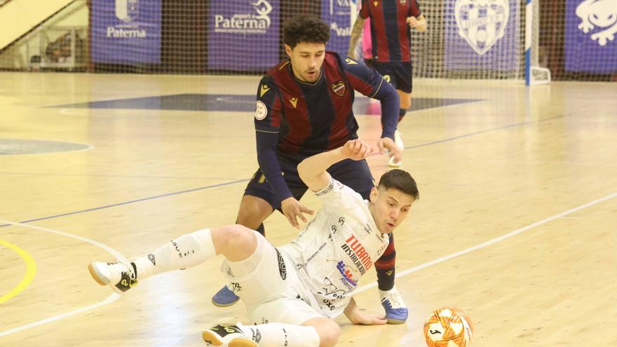 El Levante UD FS de Carlos Márquez acaricia el triunfo en Paterna (2-3)