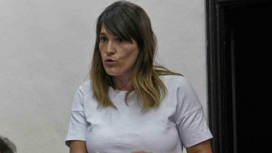 Erica Sánchez, edil del PP, en un pleno del Ayuntamiento de Elche