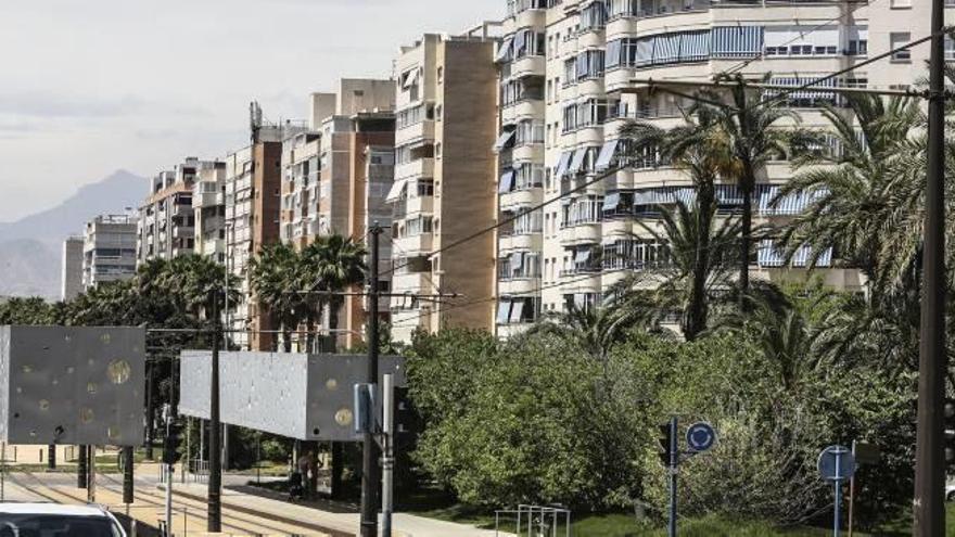 La avenida de Miriam Blasco es, junto con las calles de la playa de San Juan y el Cabo, la más cara, aunque no supera a las casas de Gabriel Miró.