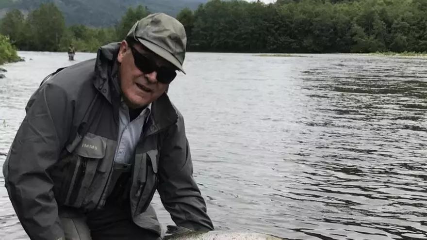 Los ribereños "velan cañas" por la vuelta de la pesca de salmón sin muerte, desde el día 19