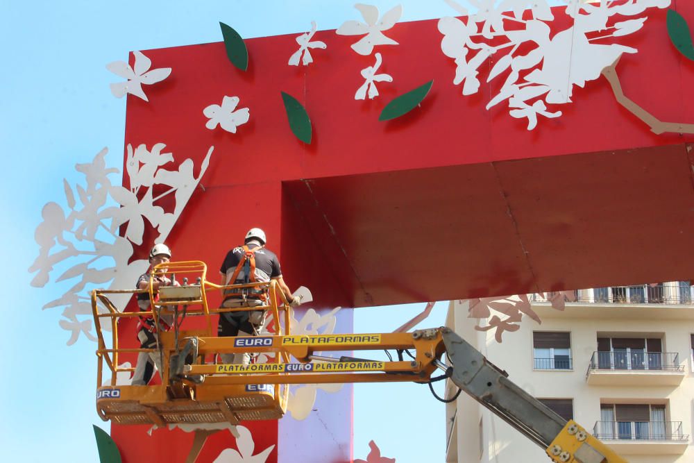 Últimos preparativos de la Feria de Málaga 2017.