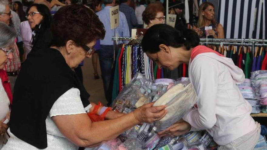 Público en la Feria de Saldos del pasado otoño, en La Magdalena.