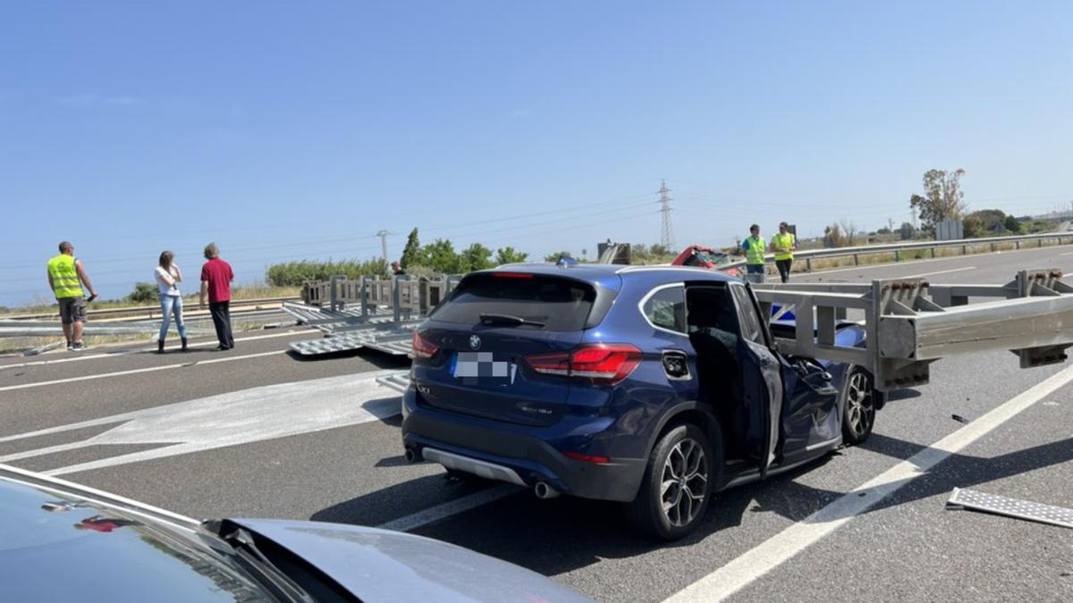 Accidente de tráfico en la AP-7 corta el baipás en Sagunt.