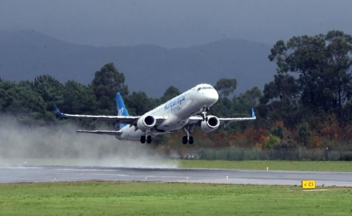 Un Embraer de Air Europa Express en 2019 en Vigo.