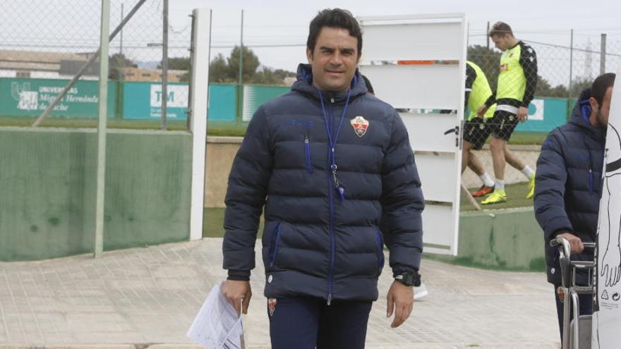 Toril, esta mañana, abandona el campo anexo al estadio Martínez Valero