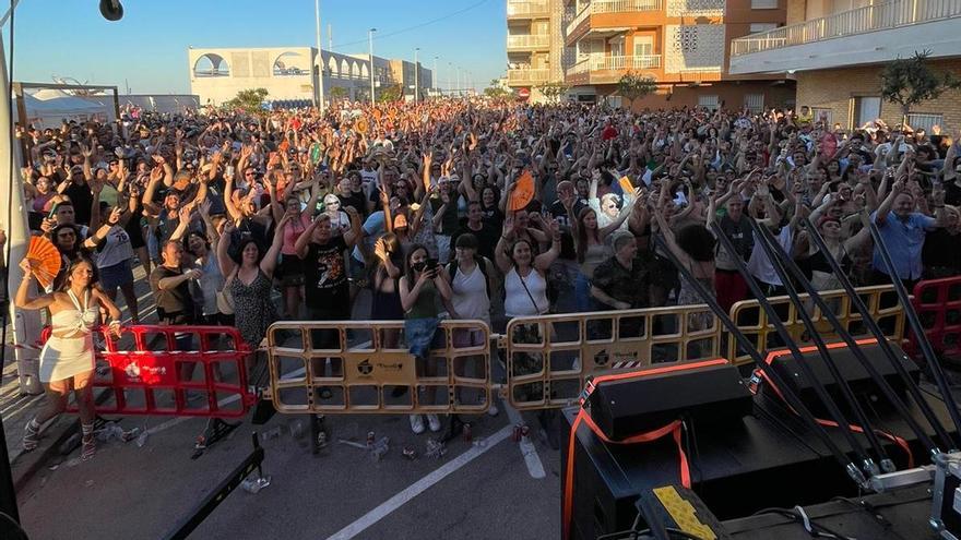 El festival, organizado por el Ayuntamiento de El Perelló y con la colaboración de FOTUR, reunió cerca de 6000 personas.