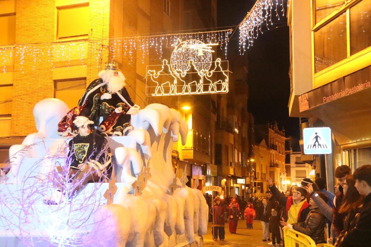 Concurrida y novedosa jornada de la Cabalgata de Reyes de l'Alcora