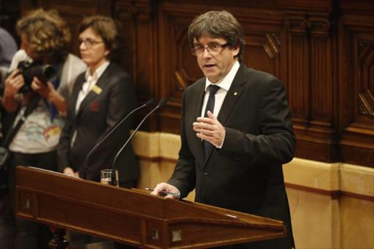 Carles Puigdemont, ayer, en el Parlament.
