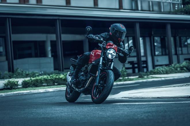 Guerrilla 450 APEX: la Royal Enfield más afilada