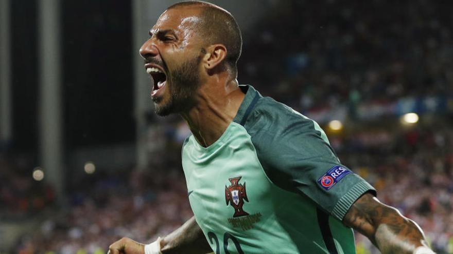 L&#039;exblaugrana Quaresma, autor del gol que classifica Portugal pels quarts de final