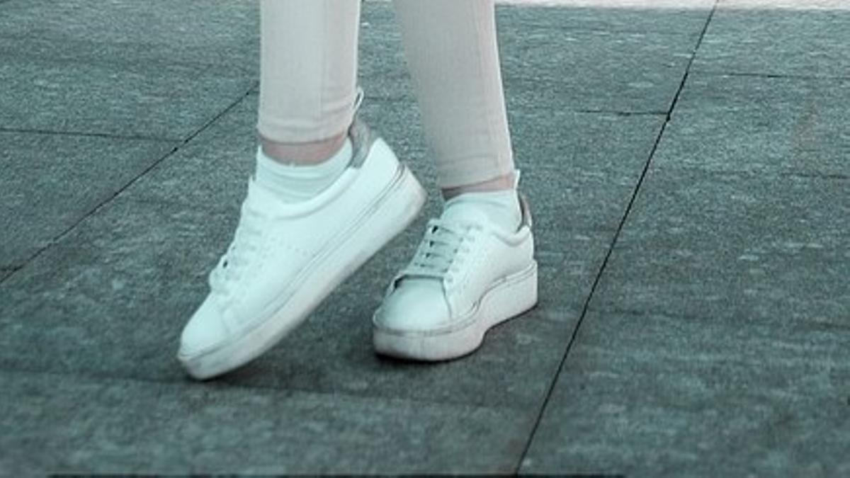 El producto con el que dejarás las zapatillas blancas (y como nuevas) de  manera sencilla