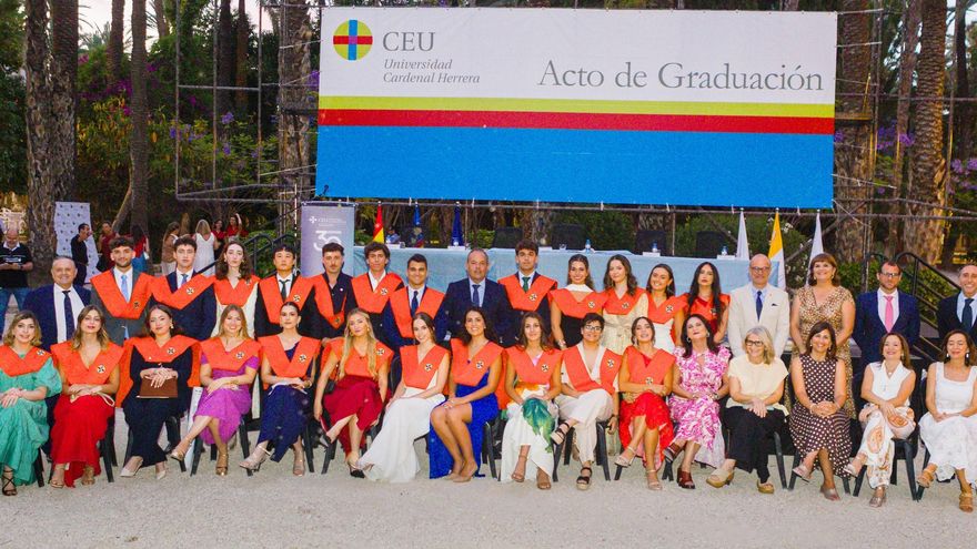 Más de 500 estudiantes se gradúan en el CEU de Elche en el año de su 30 aniversario