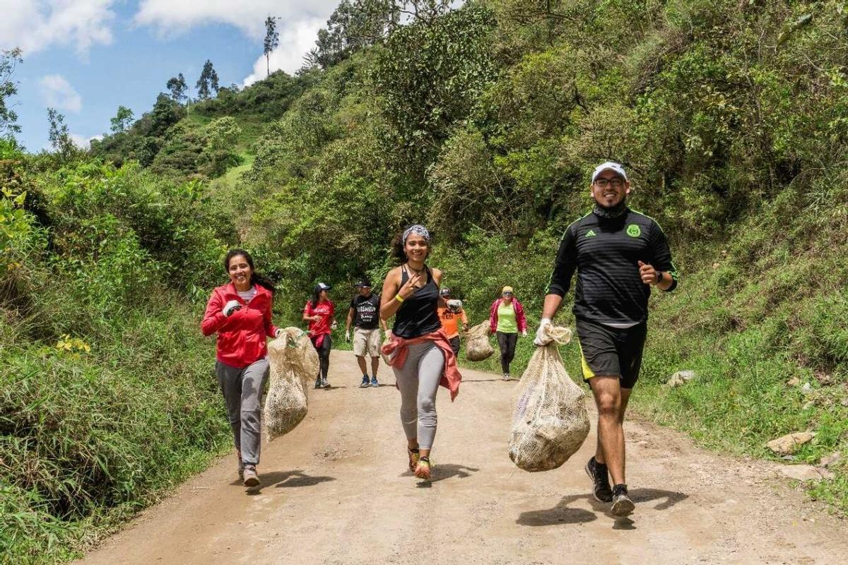 Correr y recoger residuos, actividad doblemente útil