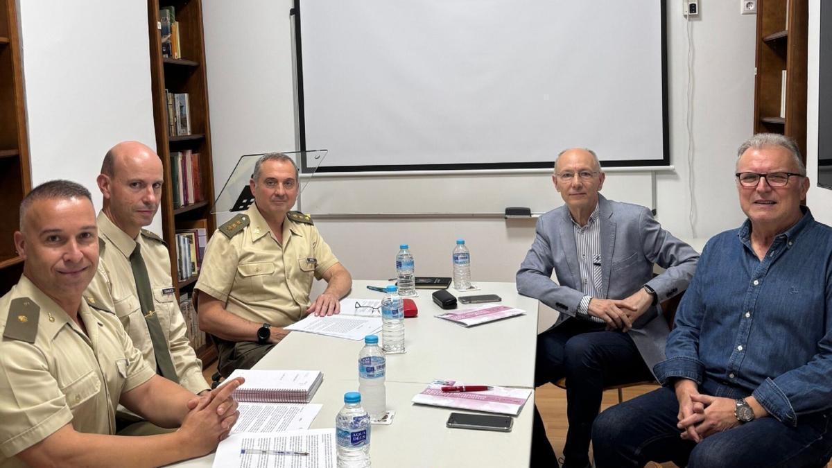Reunión del jurado provincial de la 13ª edición del Concurso Litarario 'Carta a un Militar Español'.