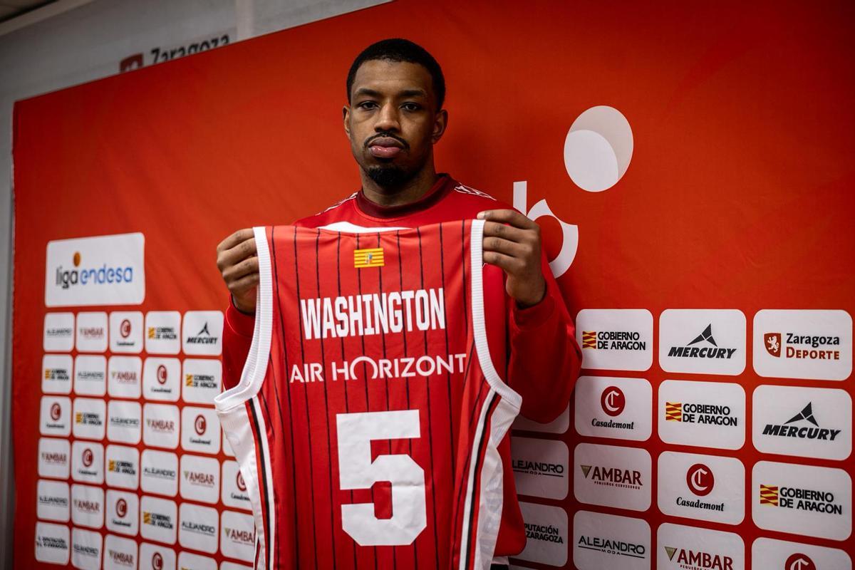 Isaiah Washington, en su presentación oficial como nuevo jugador del Casademont.