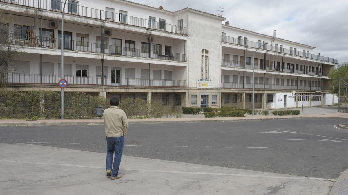 El albergue está en el edificio Valhondo.