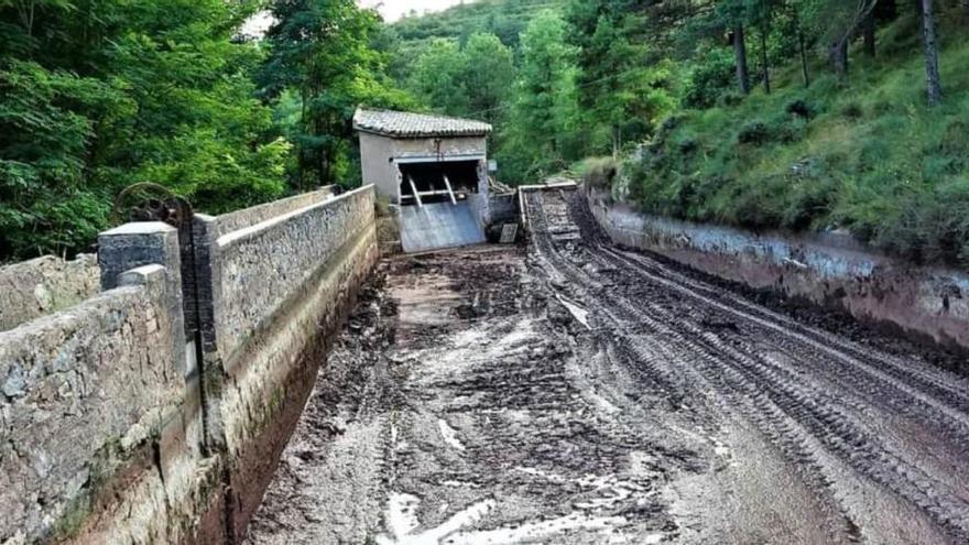 Canal que una empresa al Berguedà ha assecat sense autorització