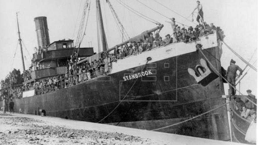 El &quot;Stanbrook&quot; en el puerto de Orán, donde llegó el 29 de marzo de 1939 con 3.000 exiliados a bordo.