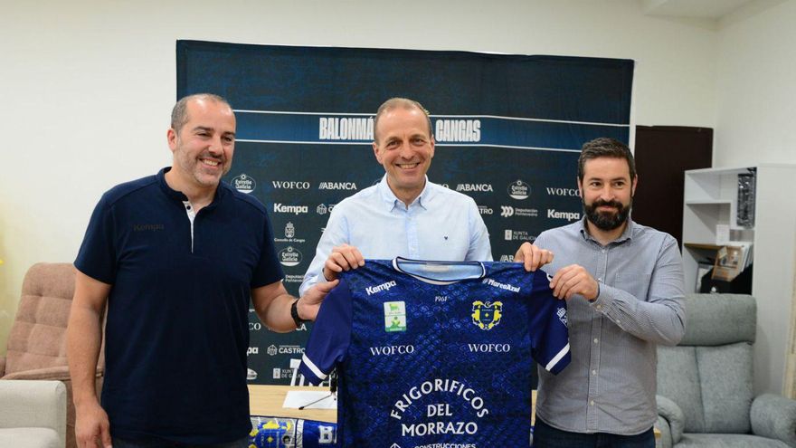 Quique Domínguez el día de su presentación como entrenador del Cangas.