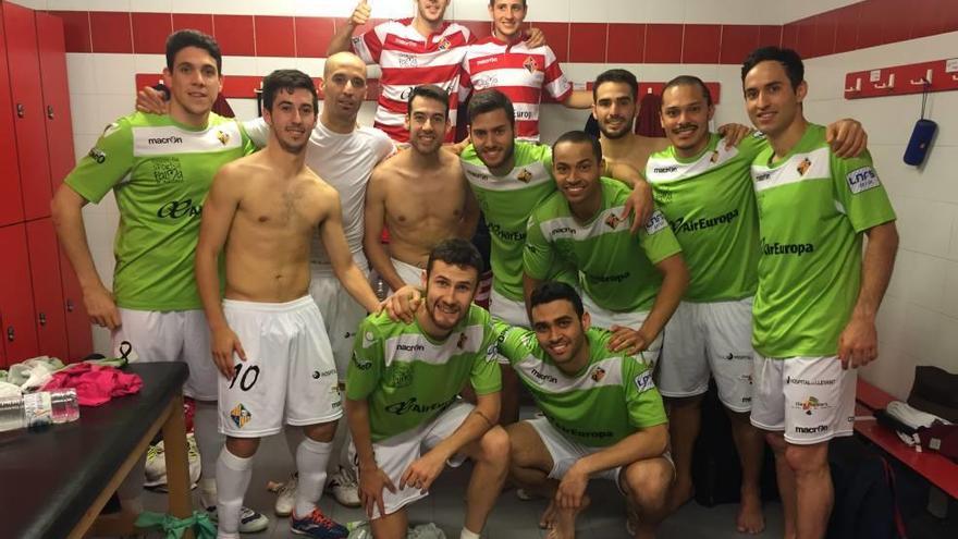 Los jugadores del Plama Futsal celebrando en el vestuario su trabajado triunfo sobre el poderoso Movistar Inter.