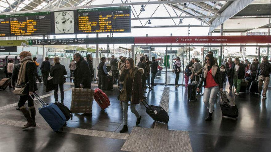 Renfe ofrece billetes del AVE Alicante-Madrid a 25 euros