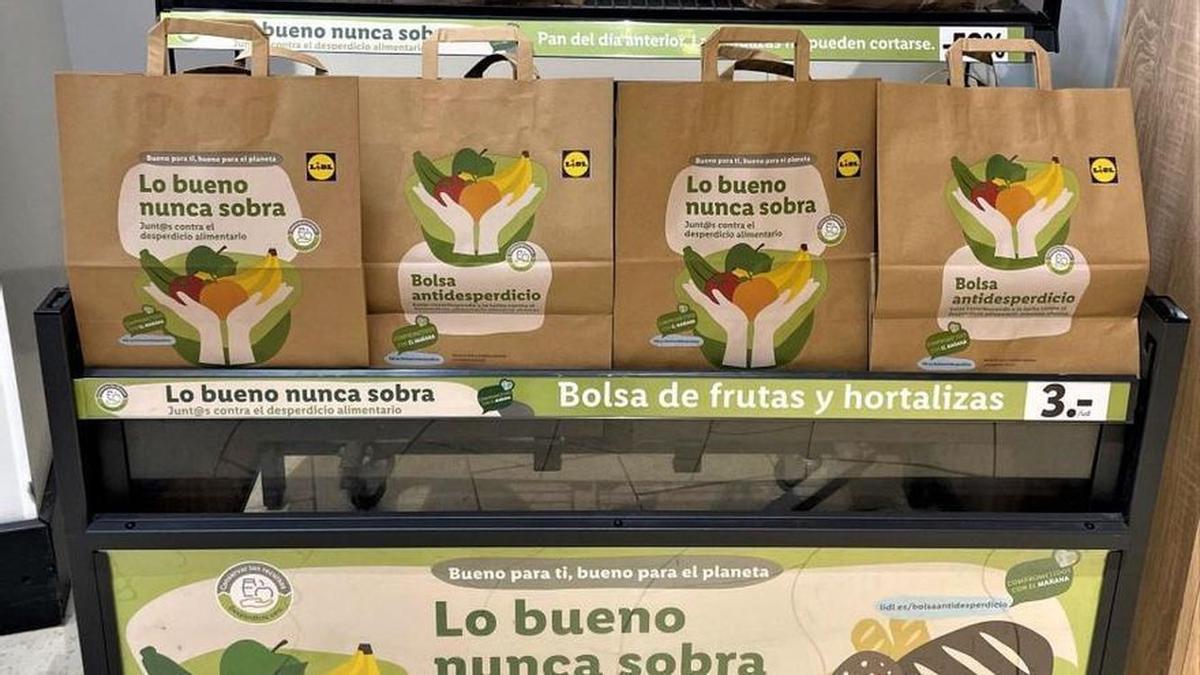 Las bolsas antidesperdicio de Lidl tienen un coste de 3 euros y se pueden encontrar ya en estos supermercados.