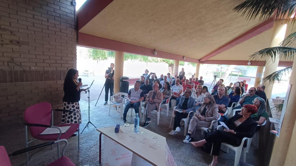 La alcaldesa hablando en el acto.