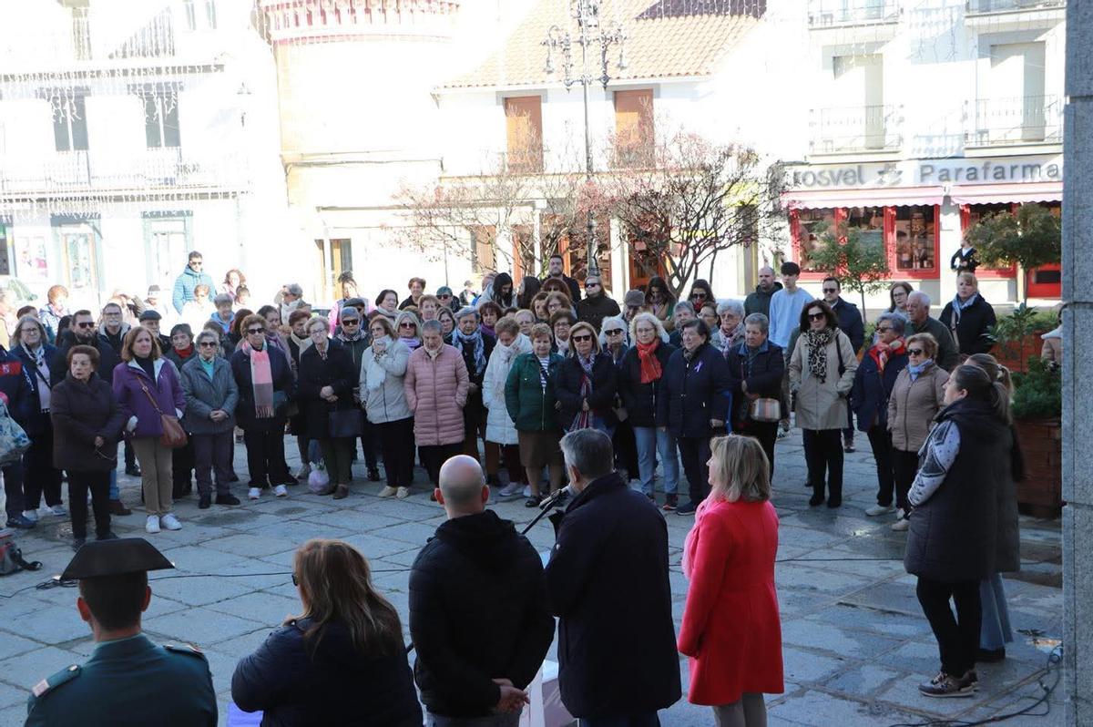 Lectura de un manifiesto en Hinojosa del Duque.