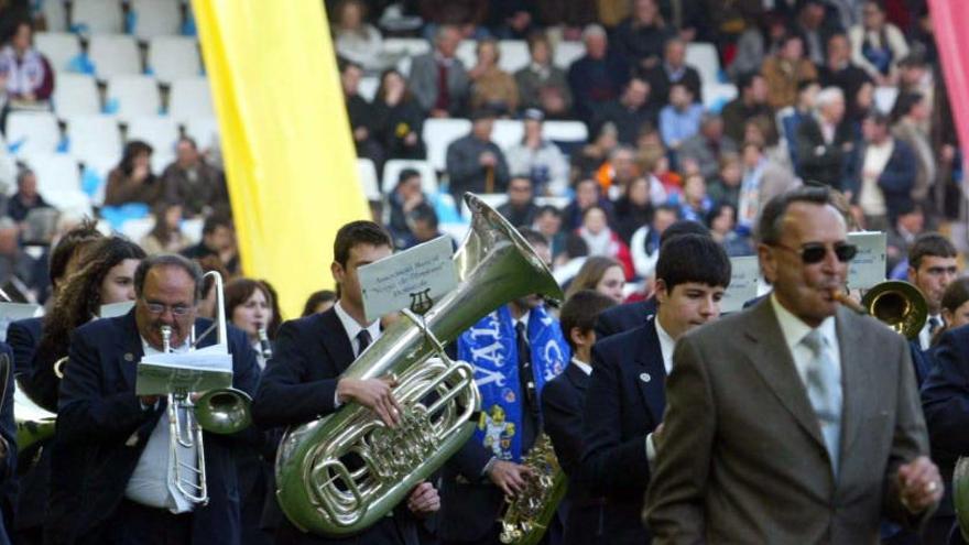 &quot;El noventa por ciento de los aficionados quiere que se prohíba fumar en Mestalla&quot;