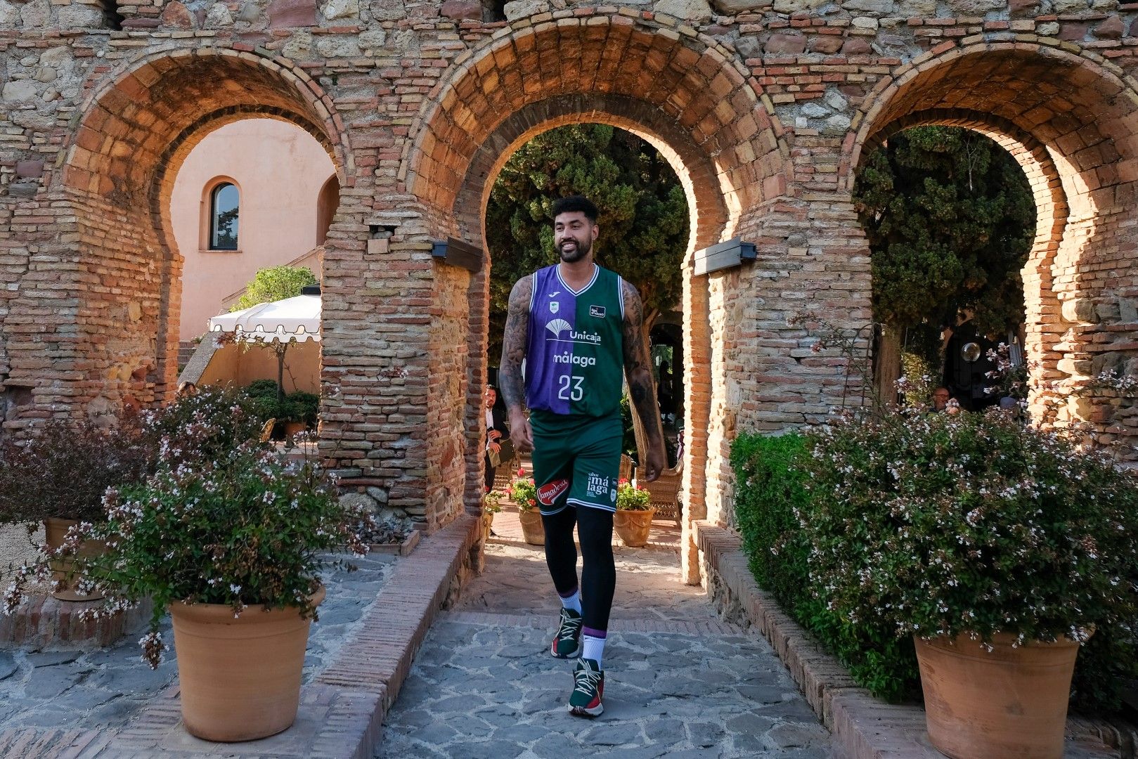 El Unicaja presenta su nueva equipación para la temporada 2023 - 2024