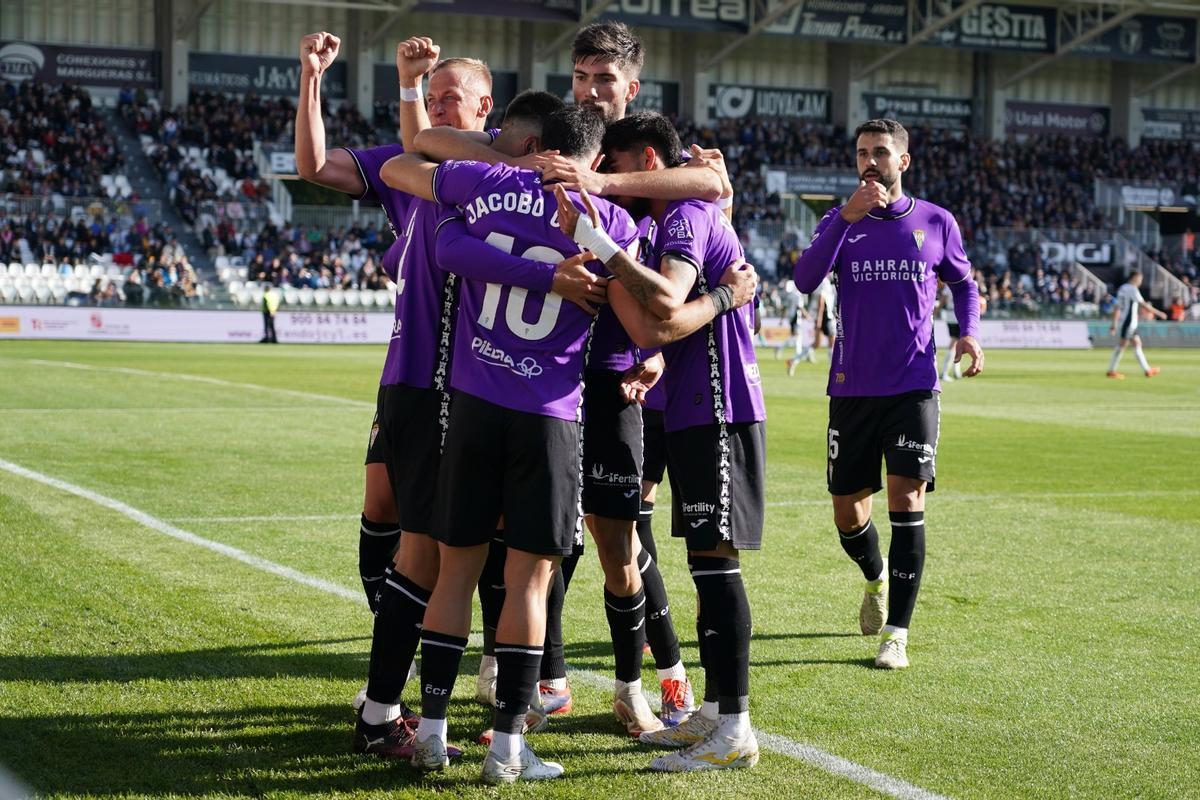 Burgos-Córdoba CF | Las imágenes del partido de LaLiga Hypermotion