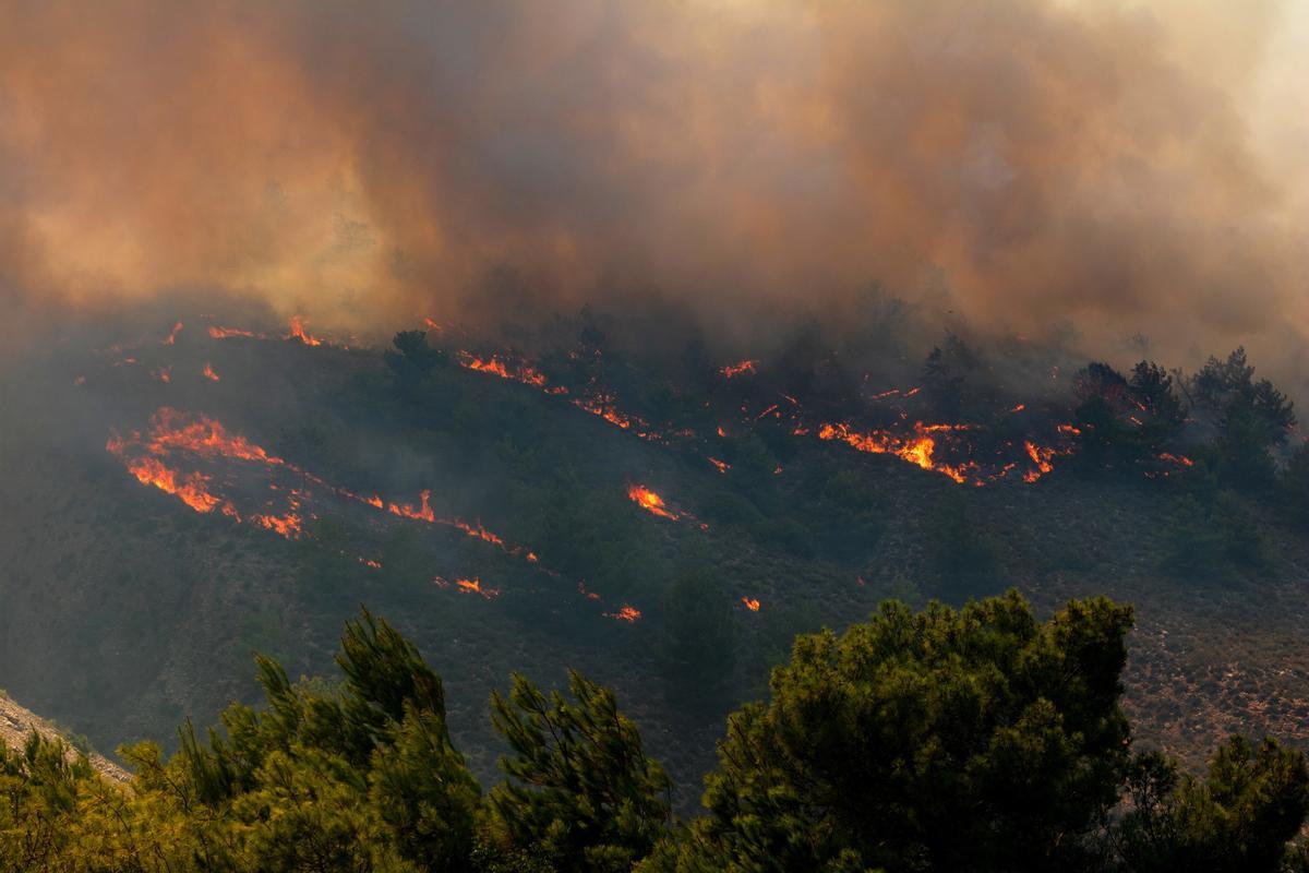 Incendio en la zona de Kiotari de Rodas, Grecia.