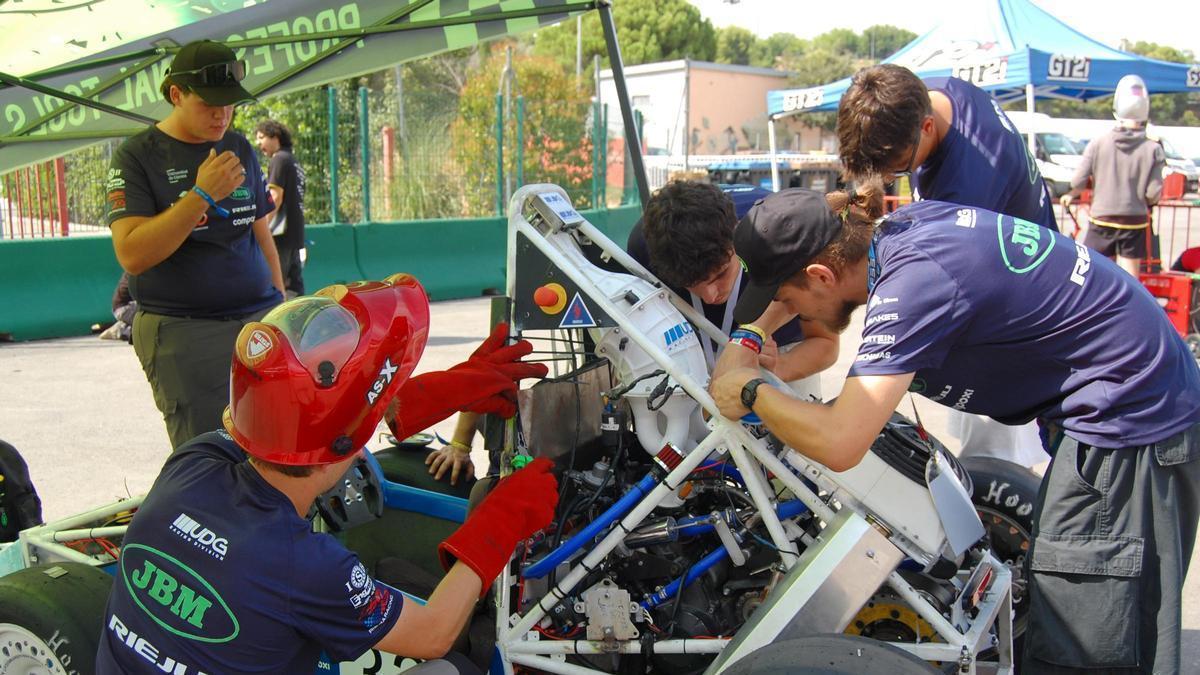 Les imatges dels preparatius del UdG Racing Team