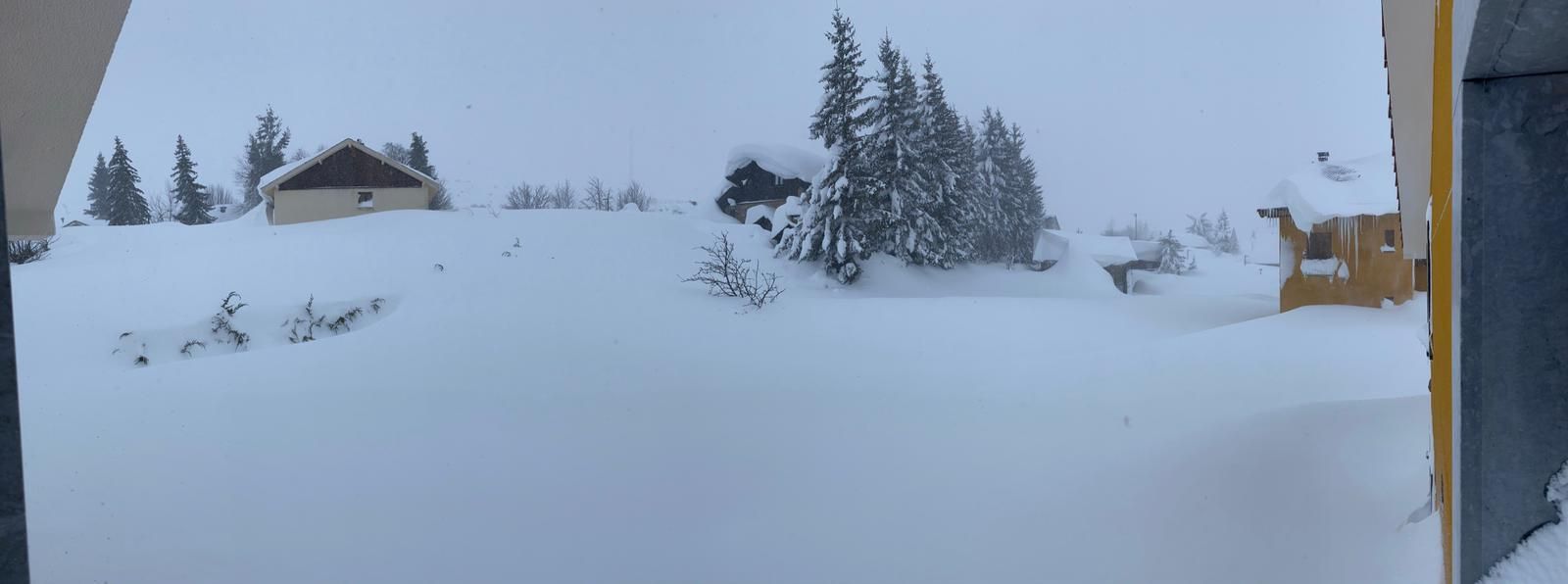 Más de dos metros de nieve: así se enfrentan los vecinos de Aller al temporal