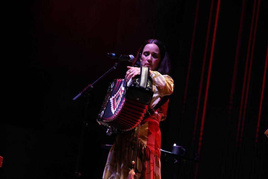No te pierdas las mejores imágenes del concierto de Julieta Venegas en La Mar de Músicas