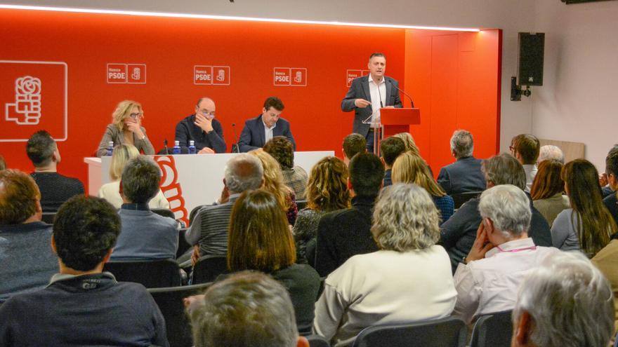 El PSOE del Alto Aragón pide abordar de &quot;inmediato&quot; el relevo del partido en Aragón