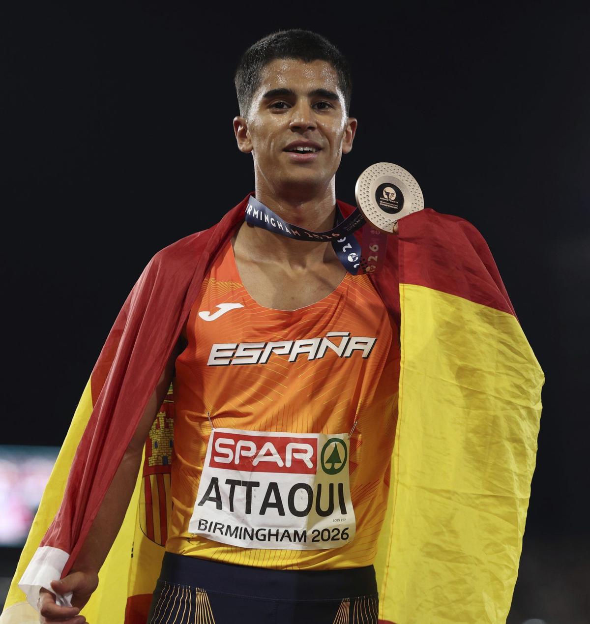 Attaoui es penja el bronze en un final ajustat en el 800