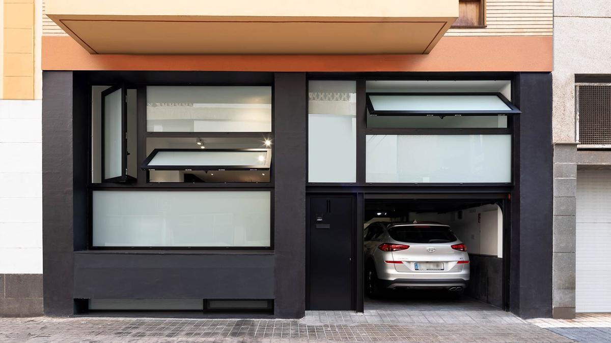 Un local comercial reconvertido a vivienda, ganador del premio de Premio de Arquitectura Miguel Martín-Fernández de la Torre.