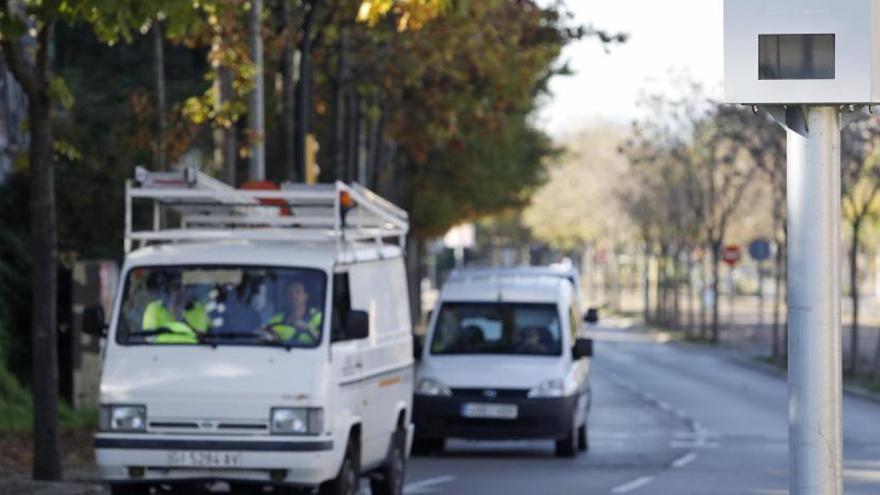 La caixa de radar situada al mig de l&#039;avinguda Lluís Pericot