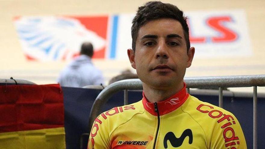 Sebastián Mora, un triunfador sobre la pista sin equipo para correr en carretera