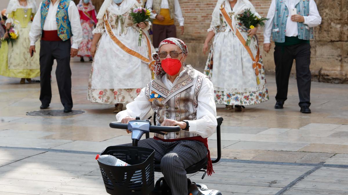 Búscate en el segundo día de Ofrenda por las calles del Mar y Avellanas (entre las 11.00 y 12.00 horas)