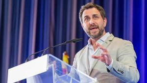 Un exassessor de Toni Comín el denuncia per assetjament sexual i psicològic