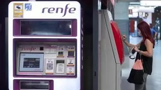 Renfe constata un descenso del uso irregular de los abonos gratuitos para viajar en tren en Galicia