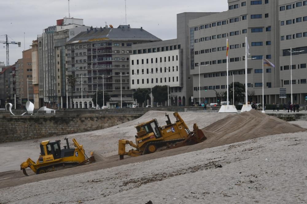 Reconstrucción de la duna en la playa de Riazor