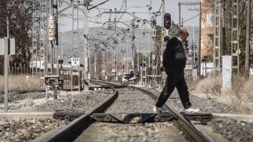 Villena vuelve  a reclamar el soterramiento de las vías en  el casco urbano